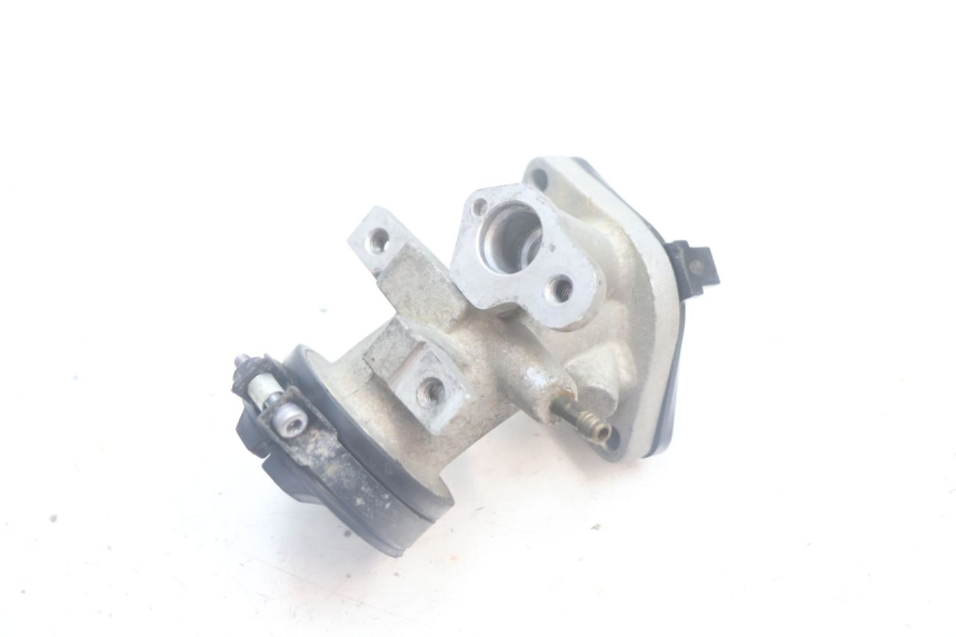 photo de PIPE ADMISSION YAMAHA X-MAX XMAX 125 (2010 - 2013) - Zoom état d’usage