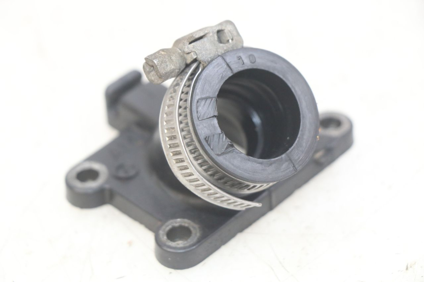 photo de PIPE D'ADMISSION PEUGEOT XP6 50 (2006 - 2011) - Vue principale