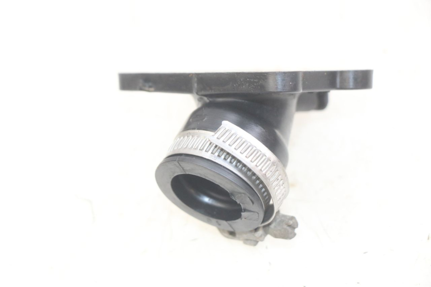 photo de PIPE D'ADMISSION PEUGEOT XP6 50 (2006 - 2011) - Zoom état d’usage