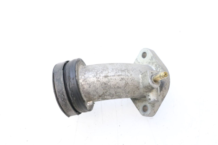 photo de PIPE D'ADMISSION YAMAHA YP MAJESTY 125 (1998 - 2001) - Zoom état d’usage