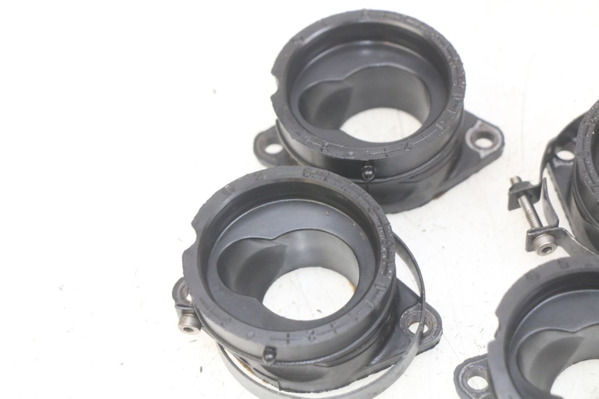 photo de PIPE D'ADMISSION KAWASAKI Z 750 (2007 - 2013) - Gros plan technique