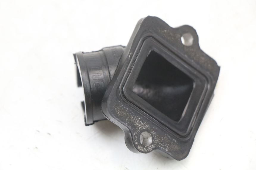 photo de PIPE D'ADMISSION PIAGGIO ZIP 2T 50 (2009 - 2019) - Autre angle de vue