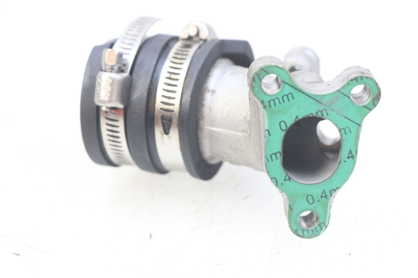 photo de PIPE D'ADMISSION PIAGGIO ZIP 4T 50 (2018 - 2020) - Détail de la pièce