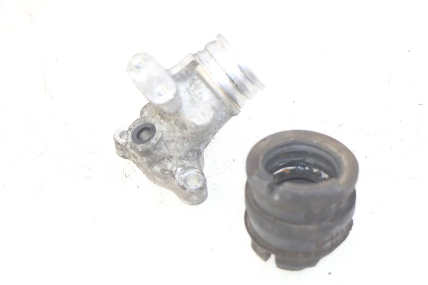 photo de PIPE D'ADMISSION PIAGGIO ZIP 4T 50 (2018 - 2020) - Autre angle de vue