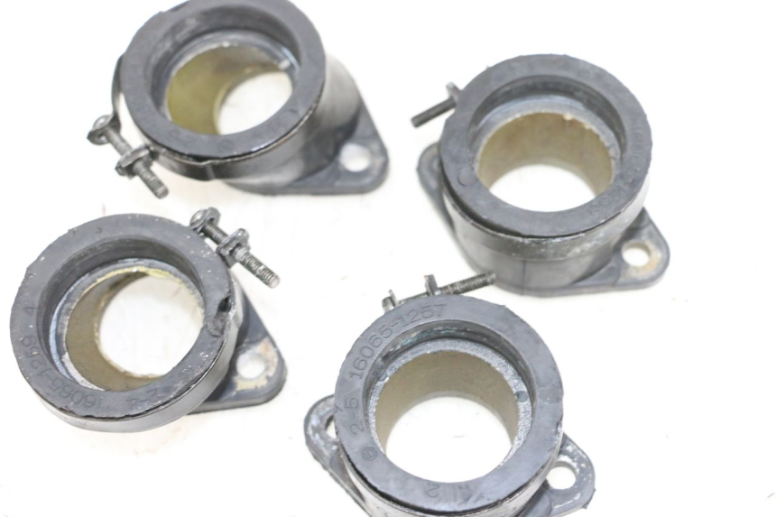 photo de PIPE ADMISSION KAWASAKI ZR 7 750 (1999 - 2004) - Gros plan technique