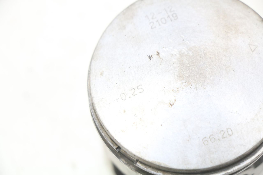 photo de PISTON YAMAHA BLASTER 200 (1987 - 2002) - Autre angle de vue