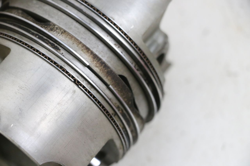 photo de PISTON SUZUKI BURGMAN EXECUTIVE ABS 650 (2006 - 2012) - Autre angle de vue