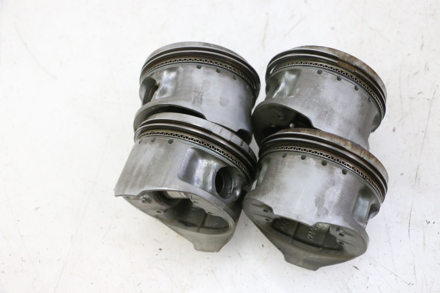 photo de PISTON YAMAHA FJ 36Y 1100 (1984 - 1985) - Gros plan technique