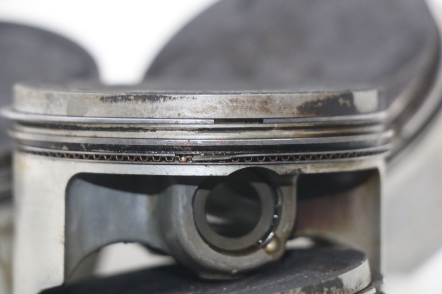 photo de PISTON YAMAHA FJR ABS 1300 (2006 - 2012) - Détail de la pièce