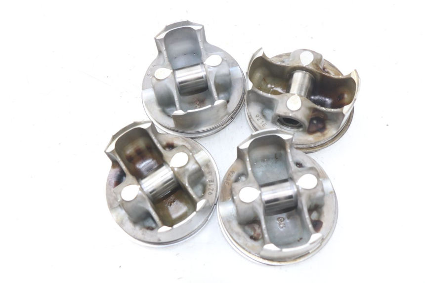 photo de PISTON YAMAHA FJR ABS 1300 (2006 - 2012) - Gros plan technique