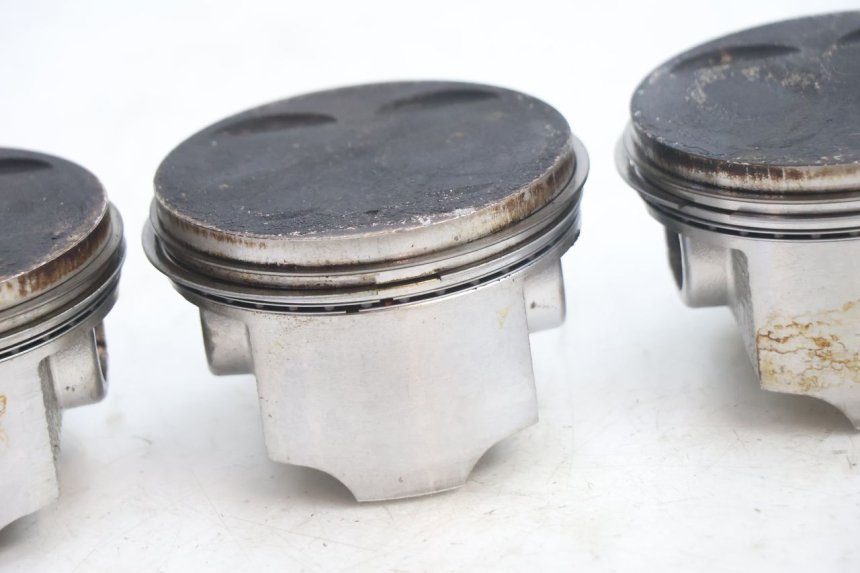 photo de PISTON SUZUKI GSF N BANDIT 1200 (2001 - 2005) - Points de fixation