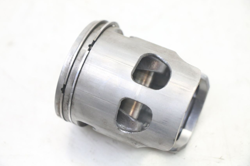photo de PISTON HONDA MTX TC02 125 (1987 - 1989) - Gros plan technique