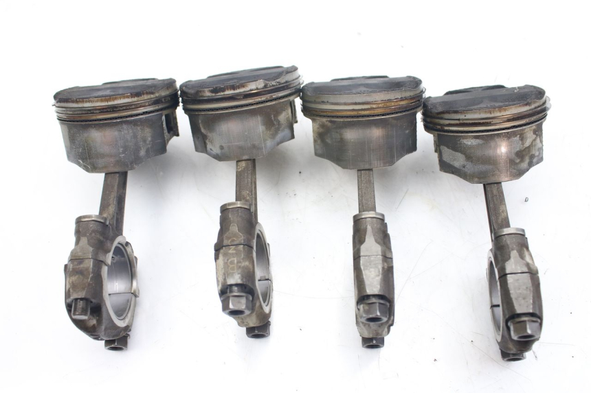 photo de PISTON HONDA VFR FI RC46 800 (1998 - 2001) - Détail de la pièce