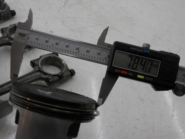 photo de PISTON YAMAHA FJR 1300 (2004 - 2005) - Pièce contrôlée