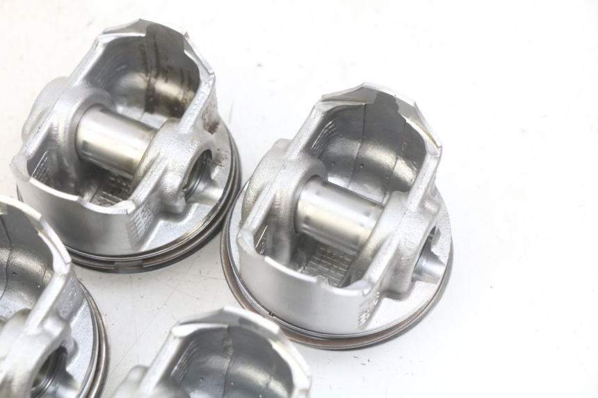 photo de PISTON KAWASAKI Z 750 (2007 - 2013) - Autre angle de vue