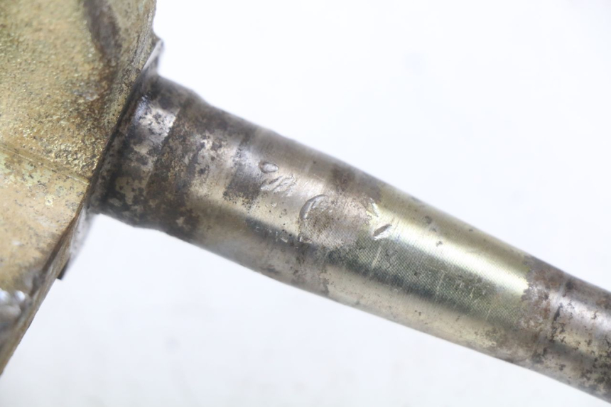 photo de PIVOT FUSEE YAMAHA BLASTER 200 (1987 - 2002) - Gros plan technique