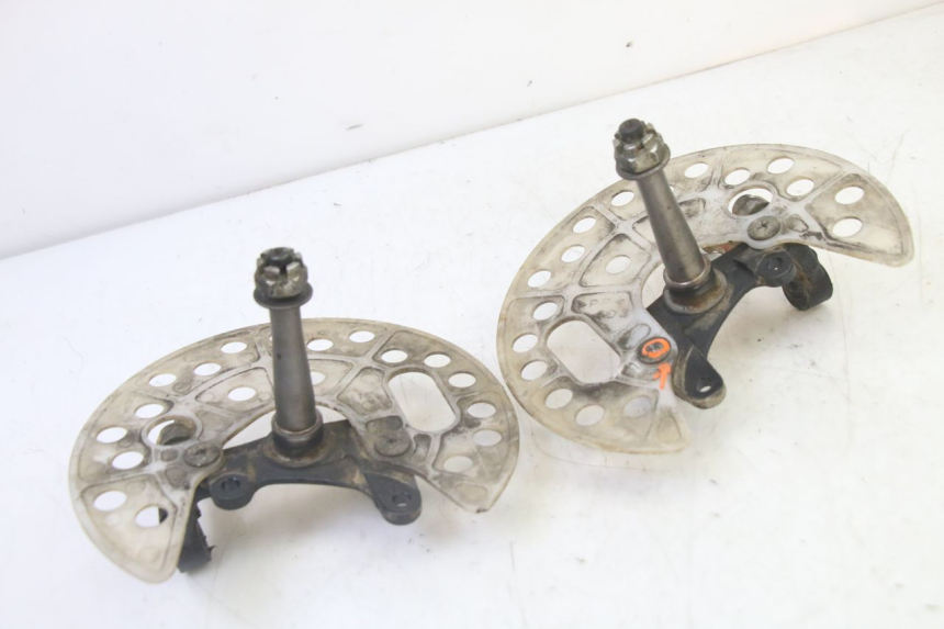 photo de PIVOT FUSEE YAMAHA YFM R RAPTOR 250 (2008 - 2014) - Gros plan technique