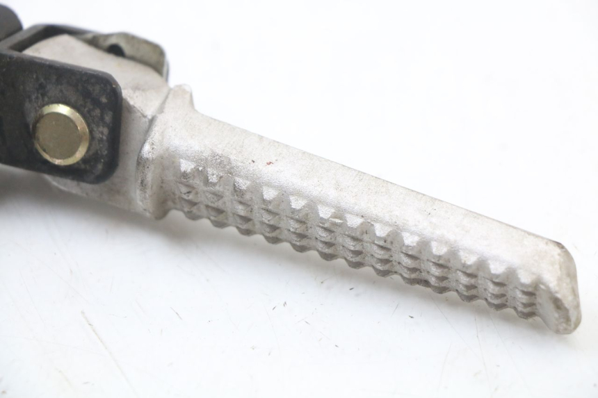 photo de Rear right footpeg mounting bracket DAELIM A-FOUR 2T 50 (2005 - 2012) - Zoom état d’usage