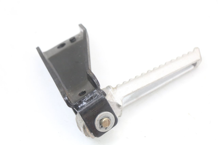 photo de Rear right footpeg mounting bracket DAELIM A-FOUR 2T 50 (2005 - 2012) - Vue d’ensemble