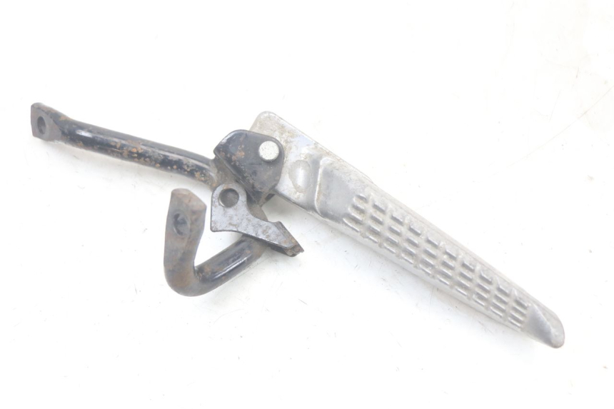 photo de PLATINE CALE PIED ARRIERE DROIT JONWAY AZTRAL 125 (2008 - 2017) - Gros plan technique