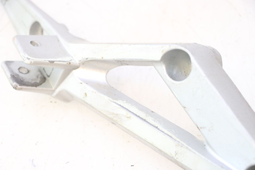 photo de PLATINE CALE PIED ARRIERE DROIT MASH BIBOP 2.0 50 (2021 - 2026) - Détail de la pièce
