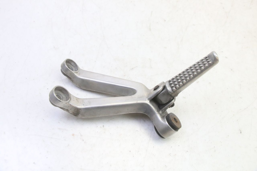 photo de PLATINE CALE PIED ARRIERE DROIT HONDA CBR RR FIREBLADE 900 (1992 - 1994) - Vue principale