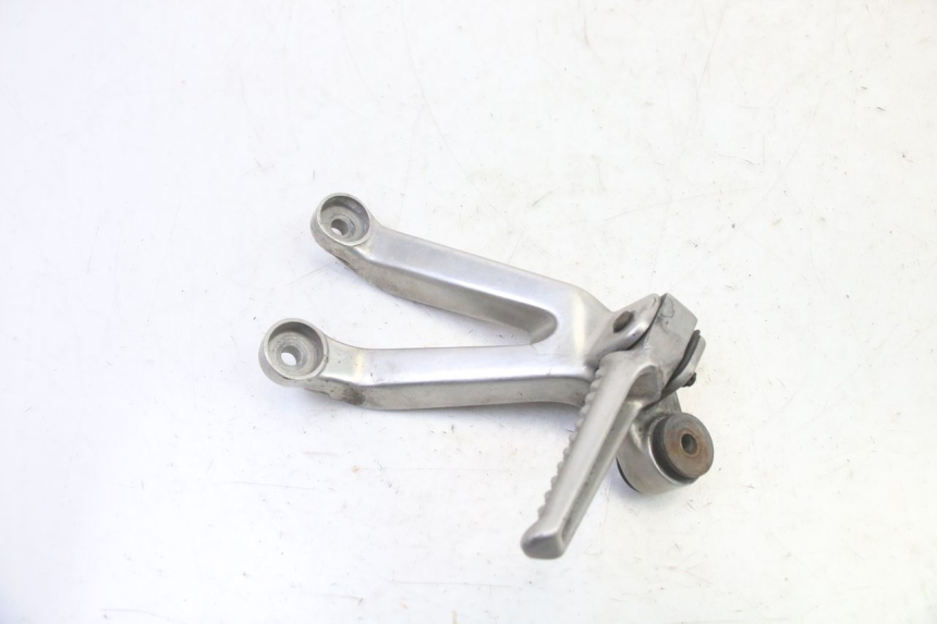 photo de PLATINE CALE PIED ARRIERE DROIT HONDA CBR RR FIREBLADE 900 (1992 - 1994) - Autre angle de vue