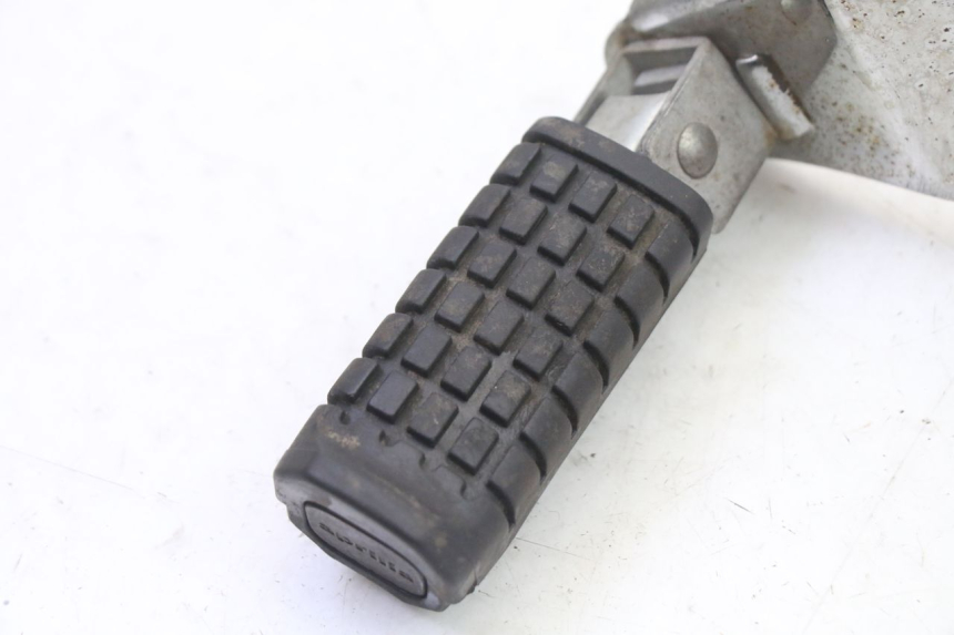 photo de PLATINE CALE PIED ARRIERE DROIT APRILIA CLASSIC 125 (1995 - 2001) - Autre angle de vue