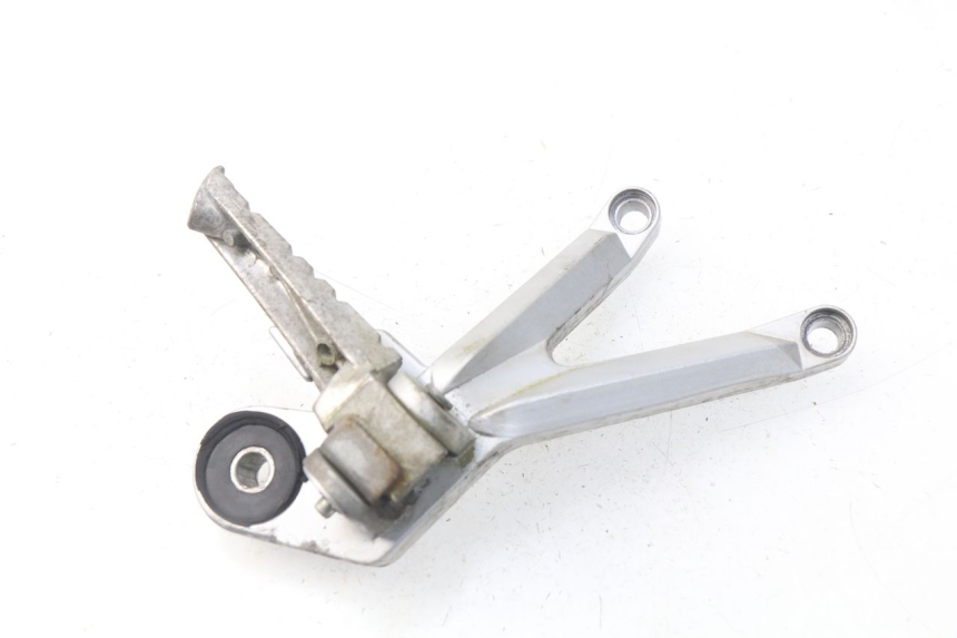 photo de PLATINE CALE PIED ARRIERE DROIT HYOSUNG COMET GTR 125 (2007 - 2014) - Détail de la pièce