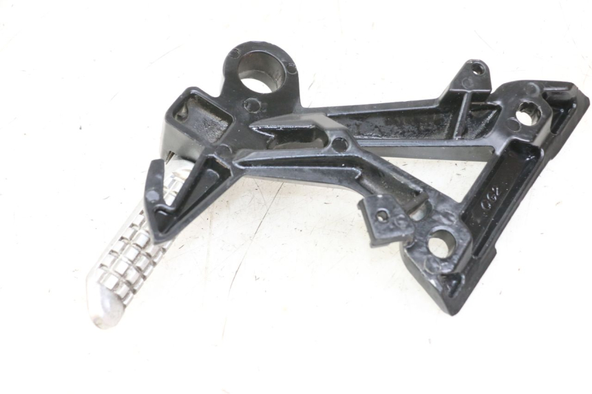 photo de PLATINE CALE PIED ARRIERE DROIT EBROH BRAVO GLE 1 (2020 - 2024) - Zoom état d’usage