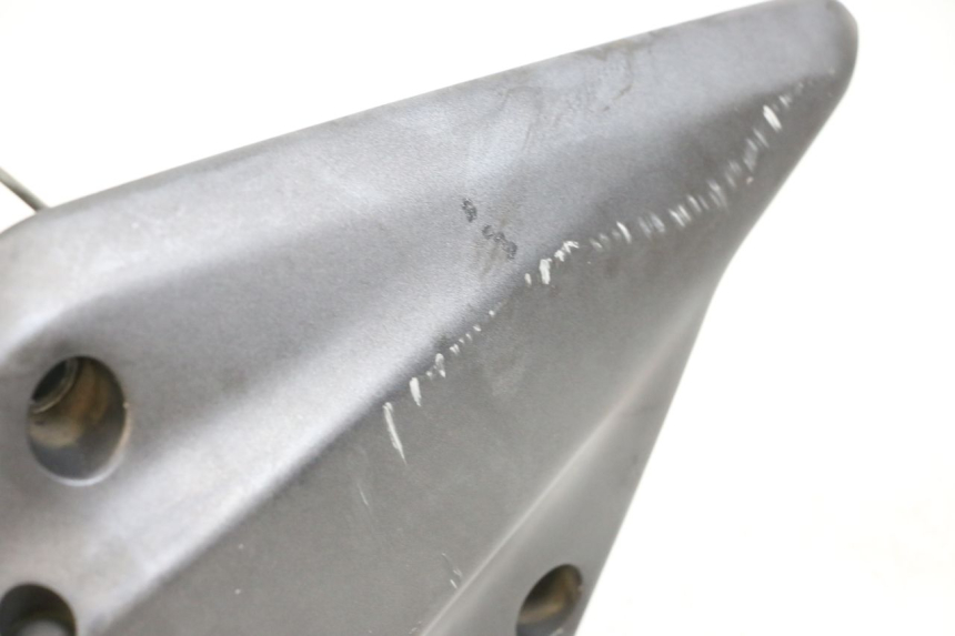 photo de PLATINE CALE PIED ARRIERE DROIT HONDA FJS SILVER WING SILVERWING 400 (2005 - 2008) - État de surface