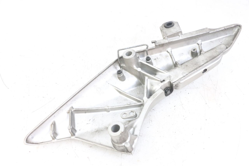 photo de PLATINE CALE PIED ARRIERE DROIT HONDA FJS SILVERWING SILVER WING 600 (2001 - 2010) - Autre angle de vue
