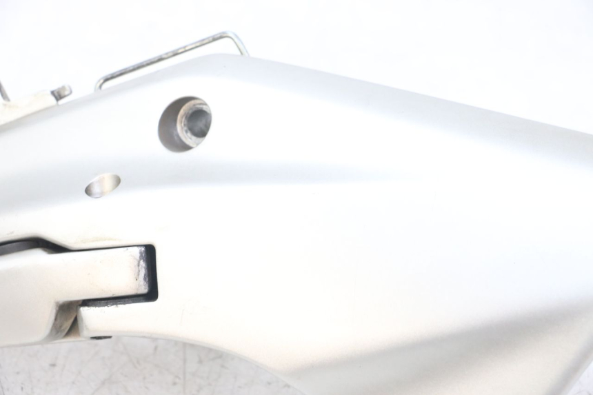 photo de PLATINE CALE PIED ARRIERE DROIT HONDA FJS SILVERWING SILVER WING 600 (2001 - 2010) - Marquages et références
