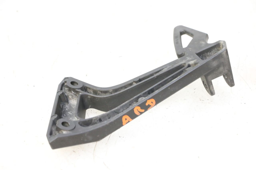 photo de PLATINE CALE PIED ARRIERE DROIT YAMAHA FZ6 FAZER S2 600 (2007 - 2011) - Détail de la pièce