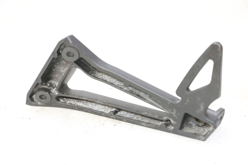 photo de PLATINE CALE PIED ARRIERE DROIT YAMAHA FZ6 FAZER S2 600 (2007 - 2011) - Zoom état d’usage