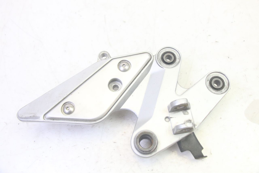 photo de PLATINE CALE PIED ARRIERE DROIT YAMAHA FZ6 N FAZER 600 (2004 - 2006) - Vue principale
