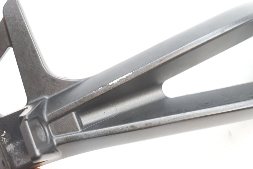 photo de PLATINE CALE PIED ARRIERE DROIT YAMAHA FZ8 800 (2010 - 2016) - Détail de la pièce