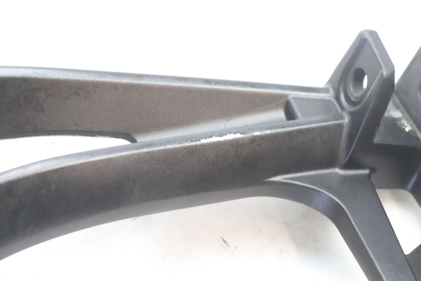 photo de PLATINE CALE PIED ARRIERE DROIT YAMAHA FZ8 800 (2010 - 2016) - Vue d’ensemble