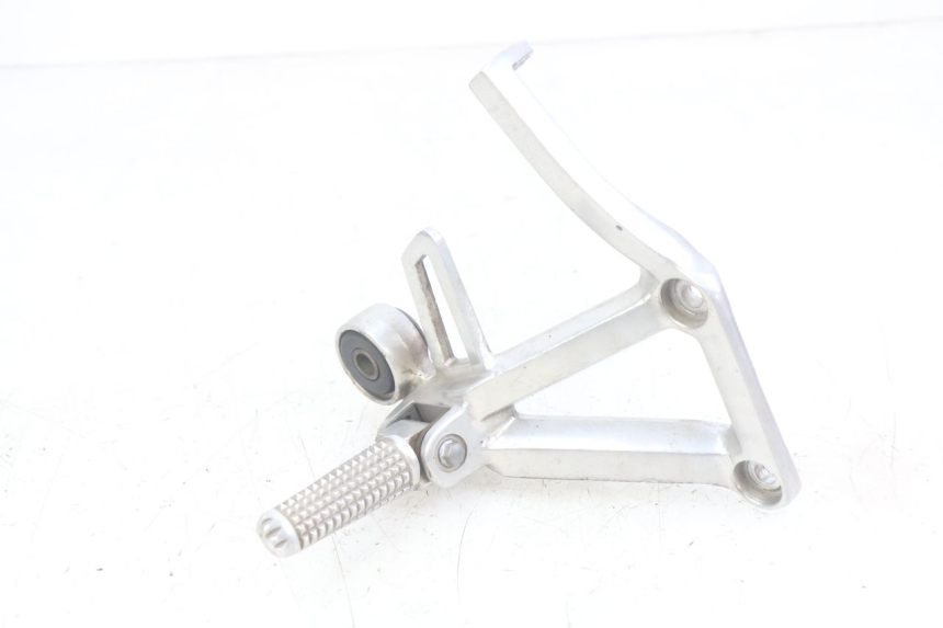photo de PLATINE CALE PIED ARRIERE DROIT YAMAHA FZS FAZER 600 (1998 - 2001) - Vue principale
