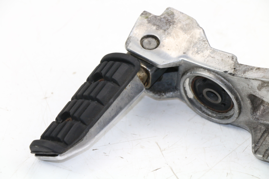 photo de PLATINE CALE PIED ARRIERE DROIT YAMAHA FZX FAZER 750 (1987 - 1998) - Aperçu profil