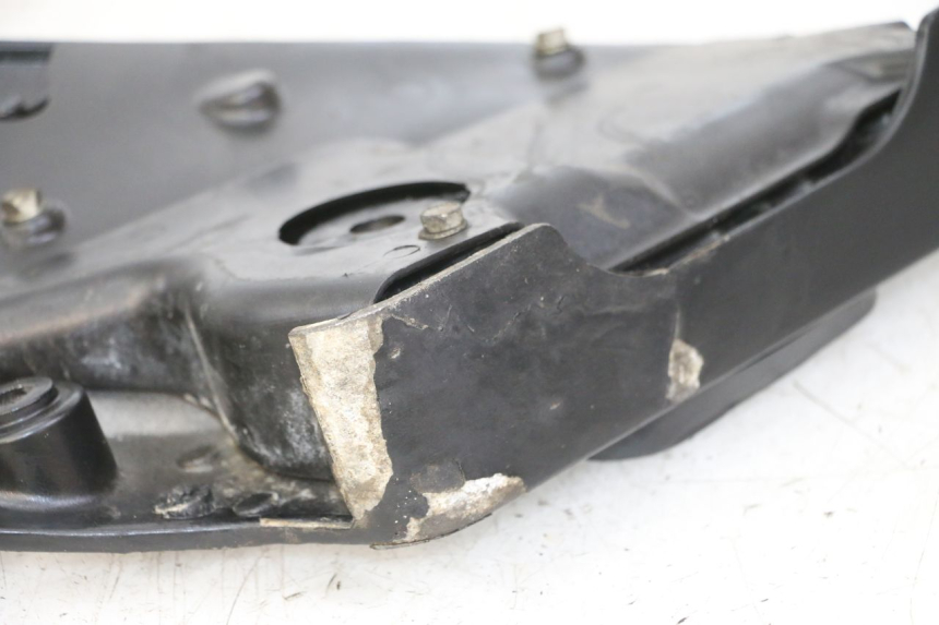 photo de PLATINE CALE PIED ARRIERE DROIT GILERA NEXUS 300 (2008 - 2013) - Zoom état d’usage