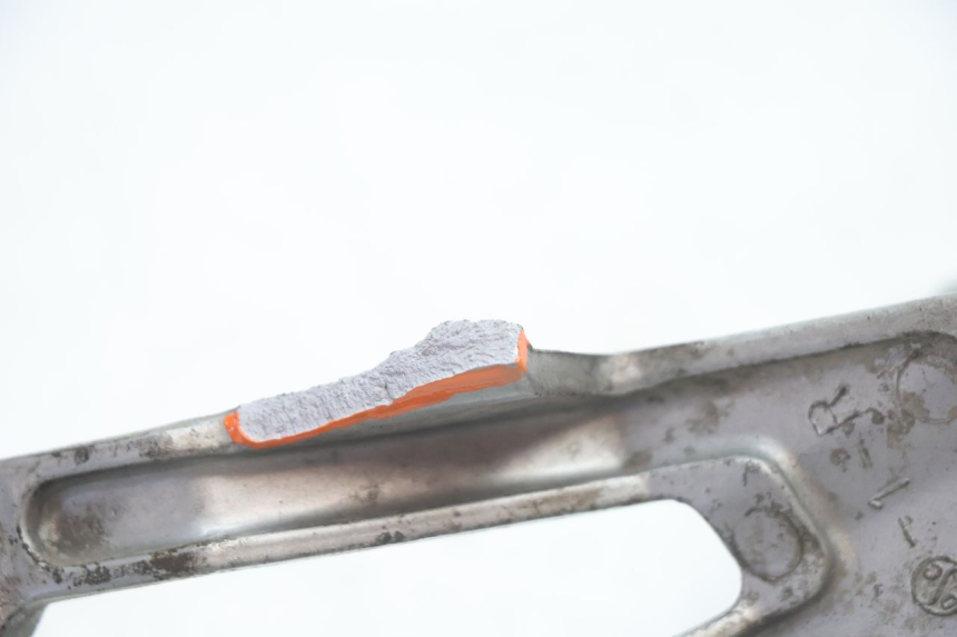photo de PLATINE CALE PIED ARRIERE DROIT KAWASAKI GPX F ZX750F 750 (1986 - 1990) - Points de fixation