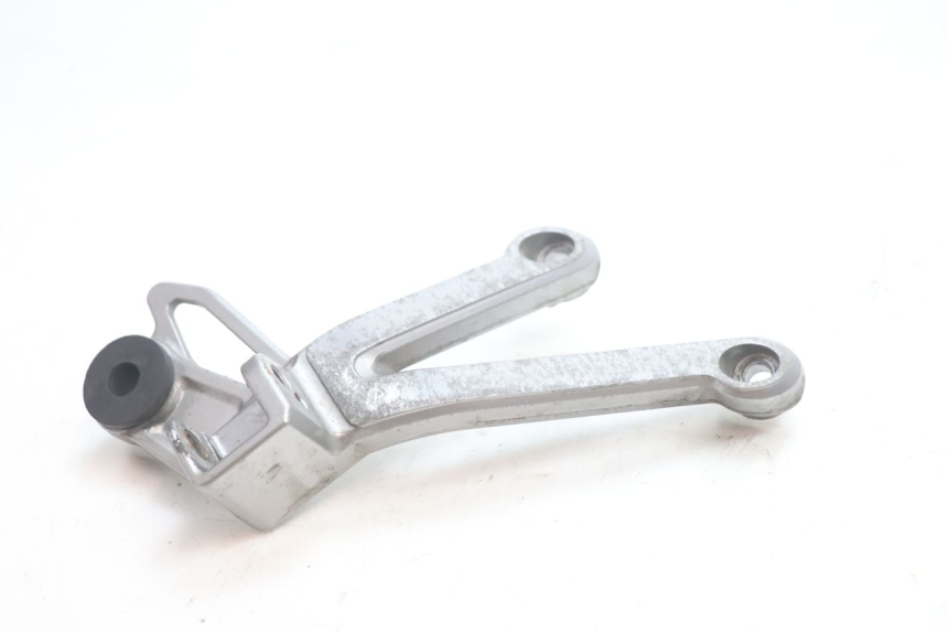 photo de PLATINE CALE PIED ARRIERE DROIT SUZUKI GSF N BANDIT 1200 (2001 - 2005) - Détail de la pièce