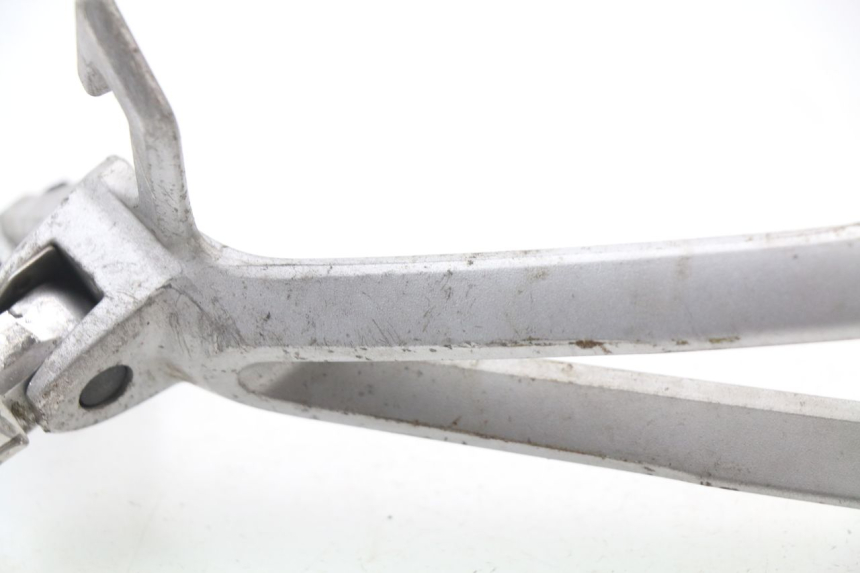 photo de PLATINE CALE PIED ARRIERE DROIT SUZUKI GSX-R GSXR 600 (2008 - 2010) - Points de fixation