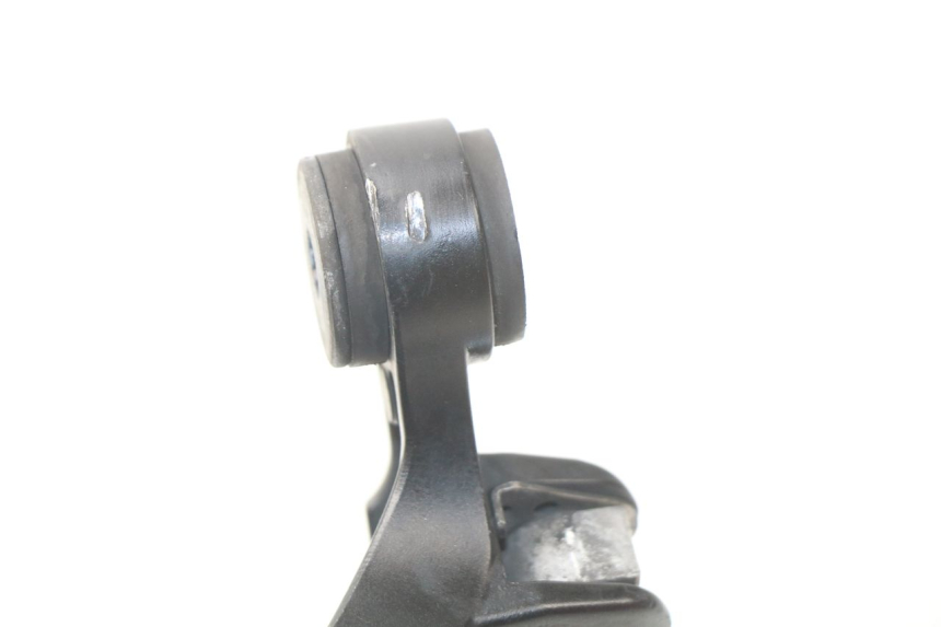 photo de PLATINE CALE PIED ARRIERE DROIT SUZUKI GSX-R GSXR 750 (2011 - 2016) - Détail de la pièce