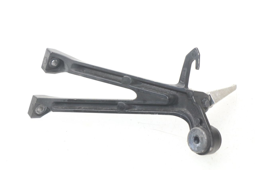 photo de PLATINE CALE PIED ARRIERE DROIT SUZUKI GSX-R GSXR 750 (2011 - 2016) - Points de fixation