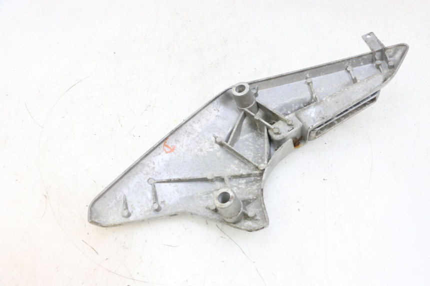 photo de PLATINE CALE PIED ARRIERE DROIT JM MOTORS GTS 125 (2015 - 2019) - Points de fixation