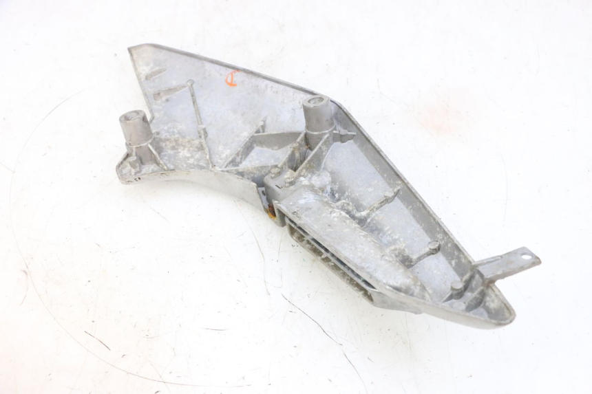 photo de PLATINE CALE PIED ARRIERE DROIT JM MOTORS GTS 125 (2015 - 2019) - État de surface