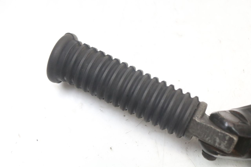 photo de PLATINE CALE PIED ARRIERE DROIT HARLEY DAVIDSON SPORTSTER XL CUSTOM 883 (1999 - 2006) - Détail de la pièce