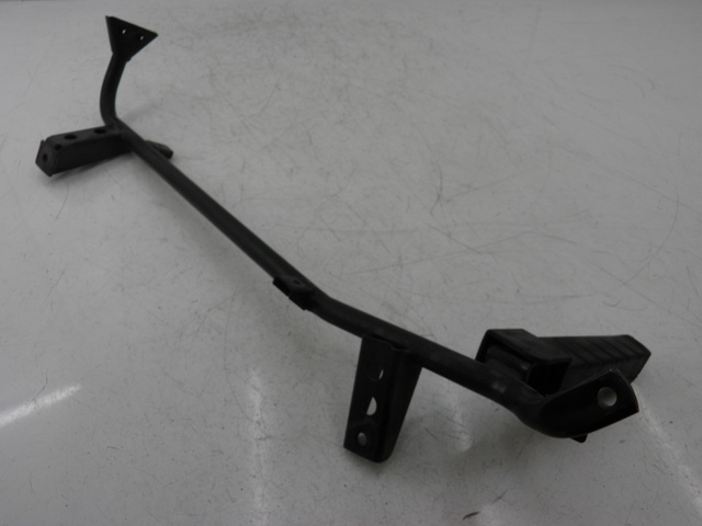 photo de PLATINE CALE PIED ARRIERE DROIT HONDA FES PANTHEON 125 (2003 - 2007) - Points de fixation